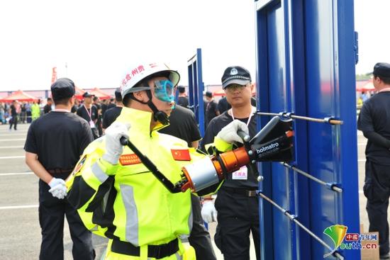 危险化学品救援技术竞赛 破拆救人上演“生死时速”